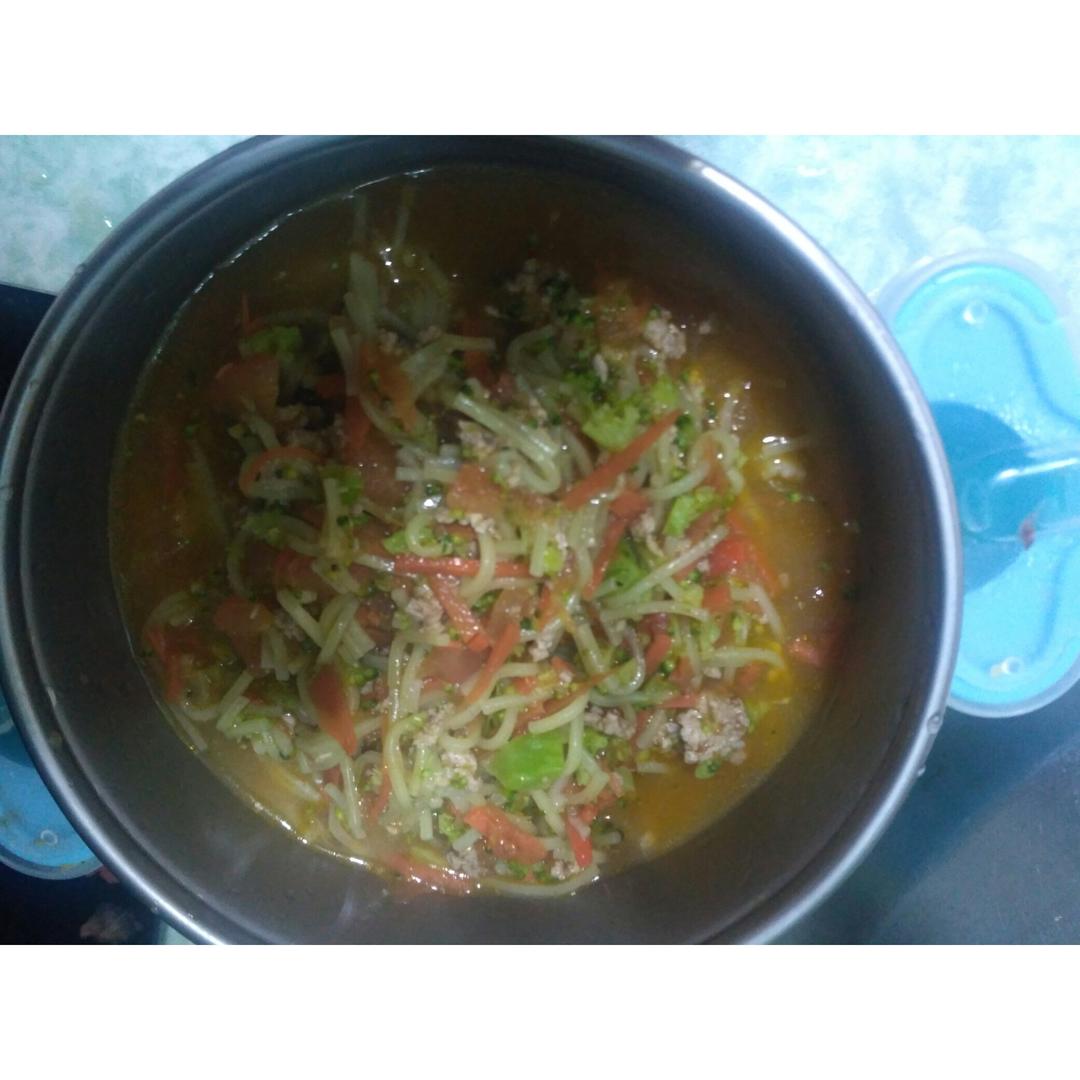 宝宝辅食 | 番茄胡萝卜鲜虾面