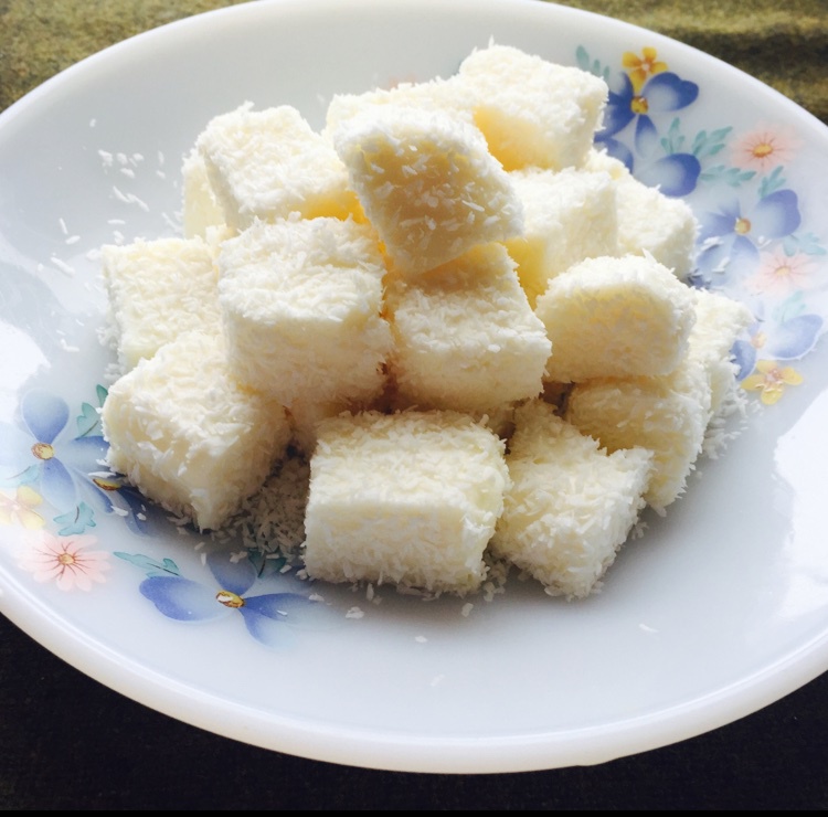 完胜85度C牛奶椰丝小方