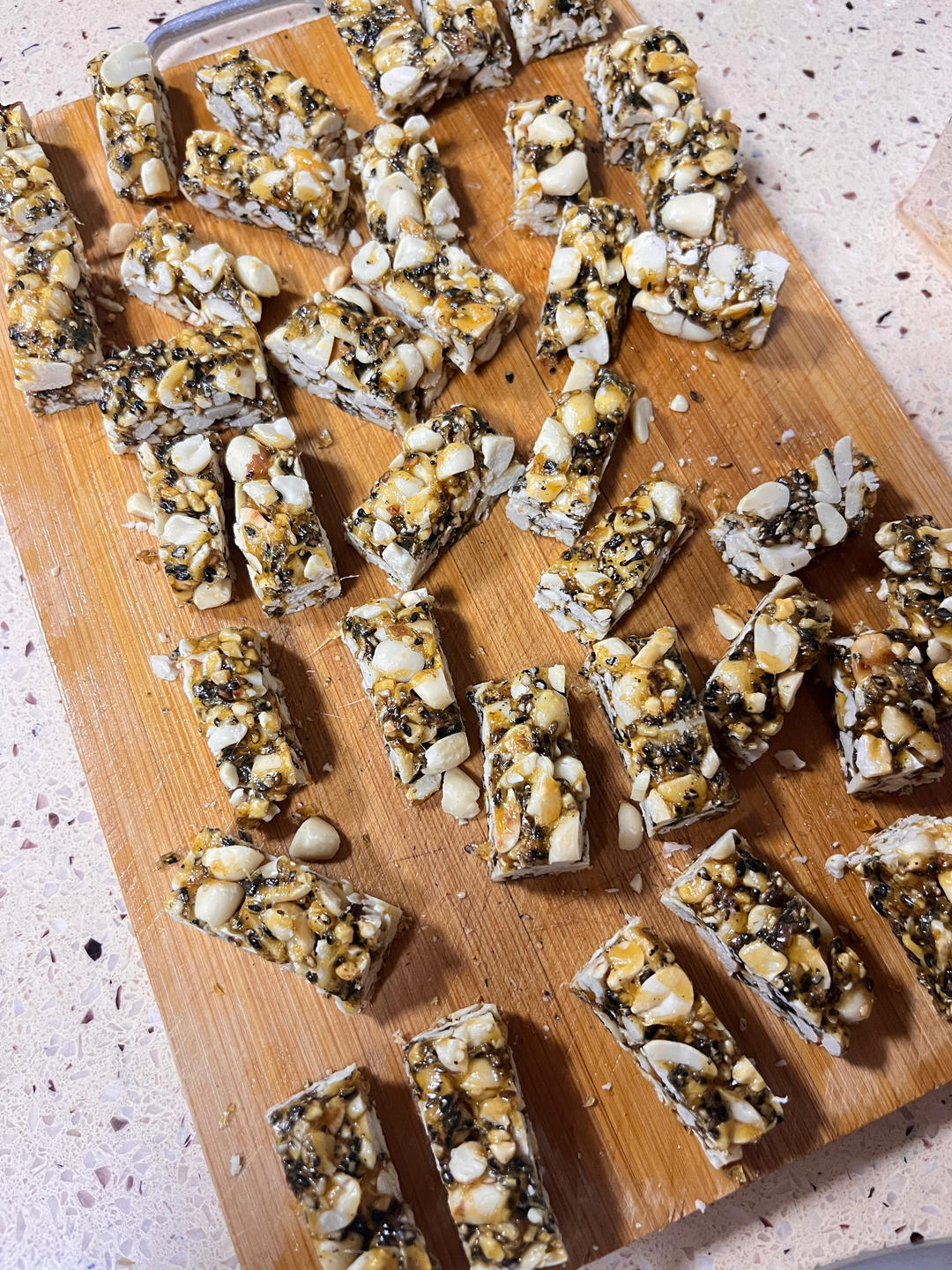 自制花生酥糖~酥脆香甜不粘牙