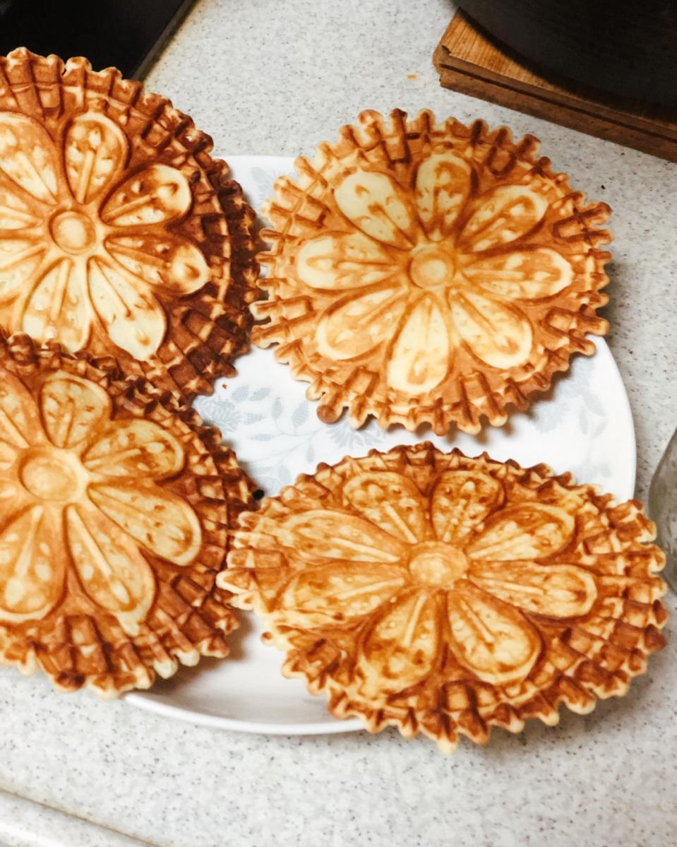 香酥不甜腻的彩色奶油蛋卷