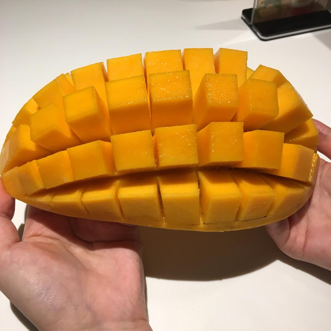 晕晕晕晕做的巧切芒果