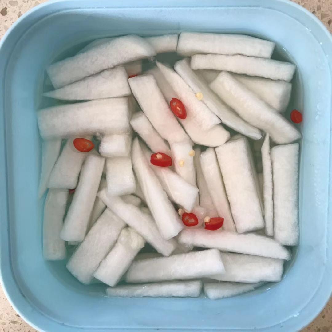 腌酸萝卜