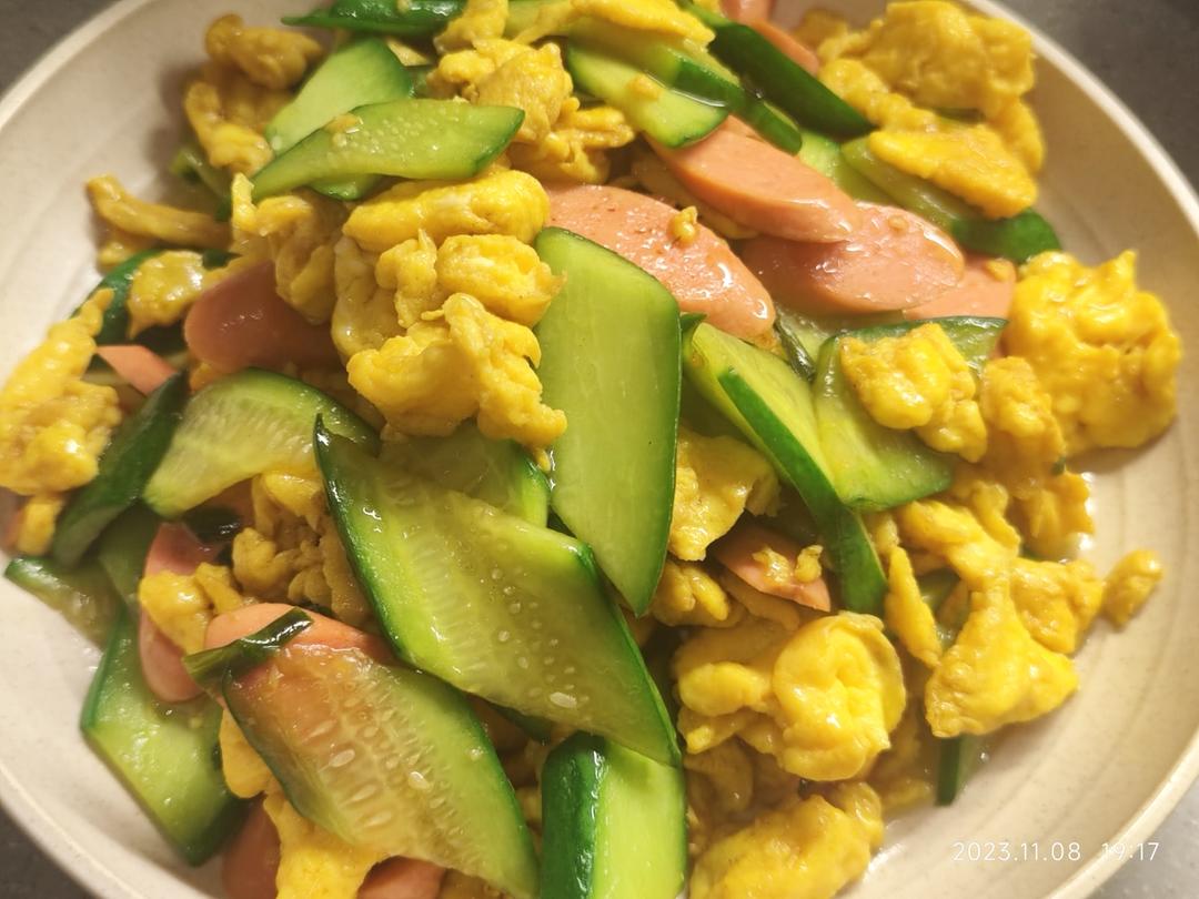 五分钟下饭菜黄瓜火腿炒鸡蛋