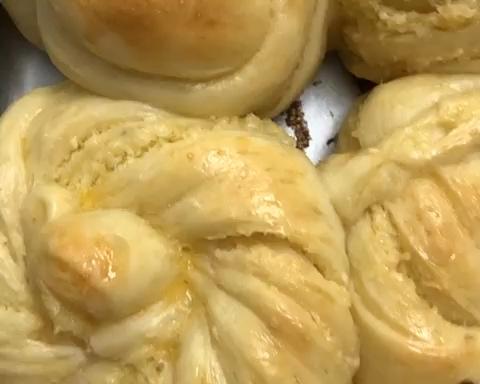 椰蓉面包和豆沙面包