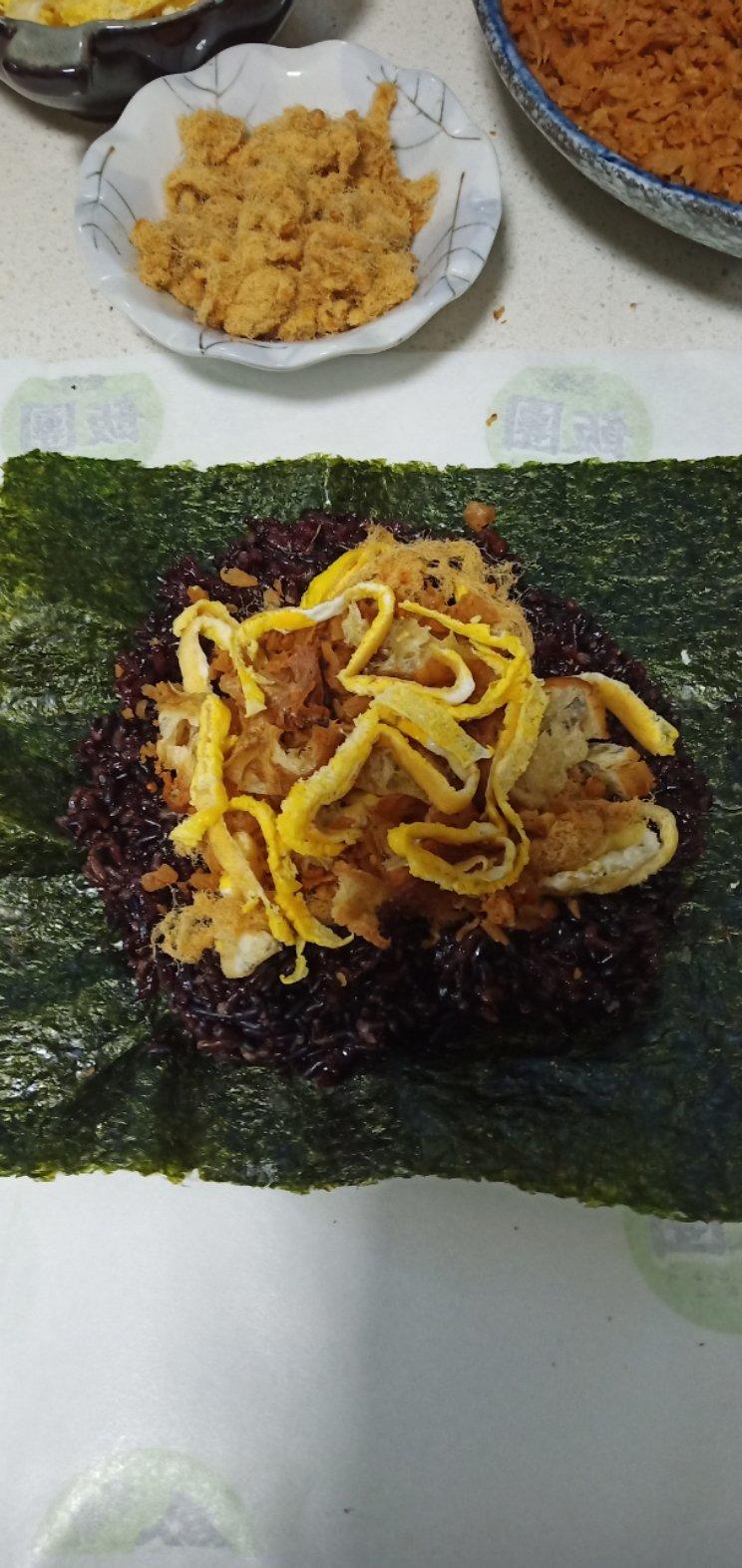高颜值海苔饭团