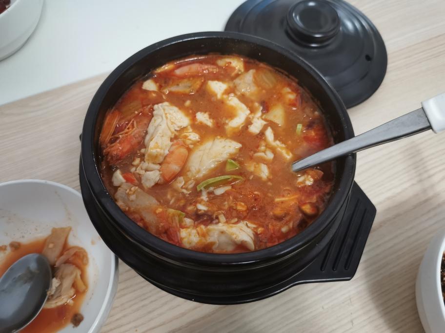 韩式海鲜豆腐汤