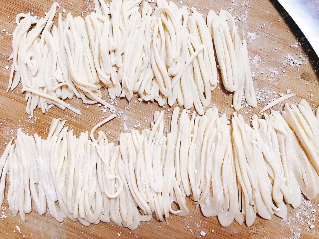 快手纯手工擀面条