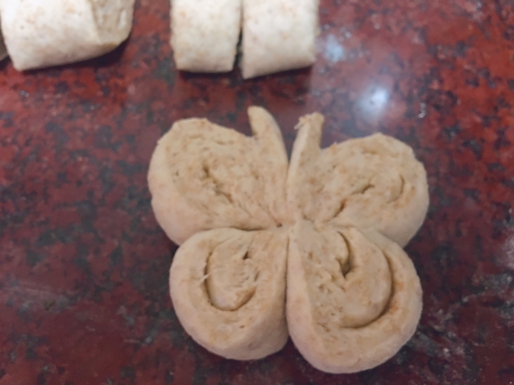 蝴蝶花卷（面包机版）的做法 步骤8
