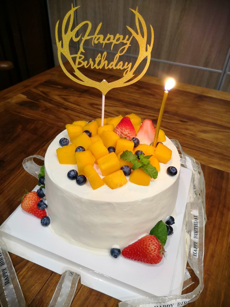 梁梁姐姐做的6寸生日蛋糕