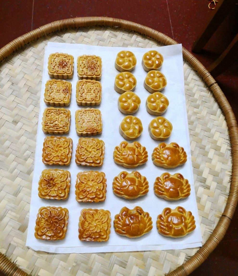 广式月饼—蛋黄莲蓉月饼