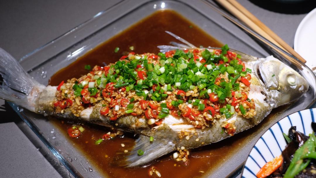 末时未食做的私房凉拌鲫鱼