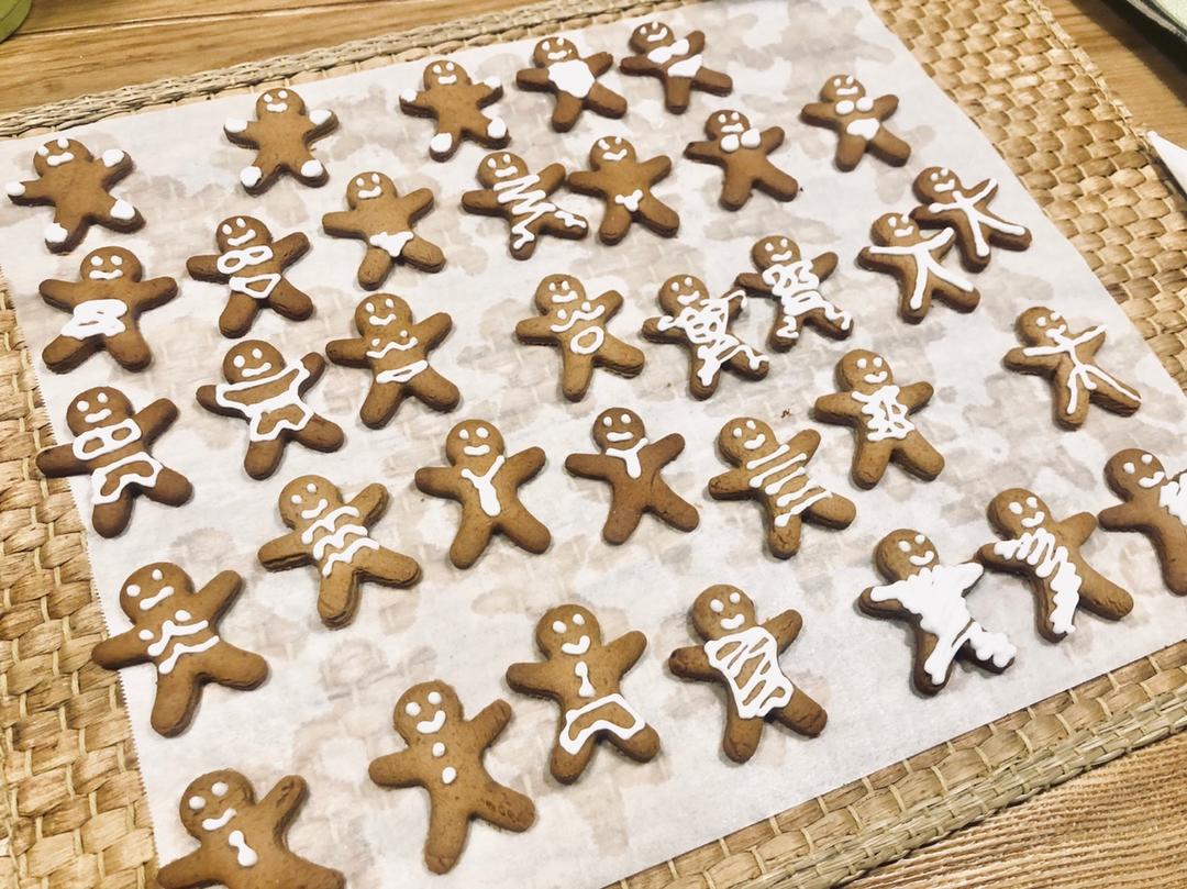 姜饼人与圣诞树