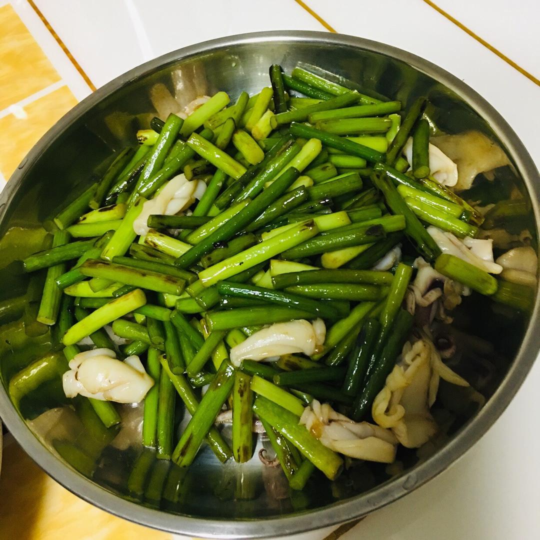 蒜苔炒鱿鱼