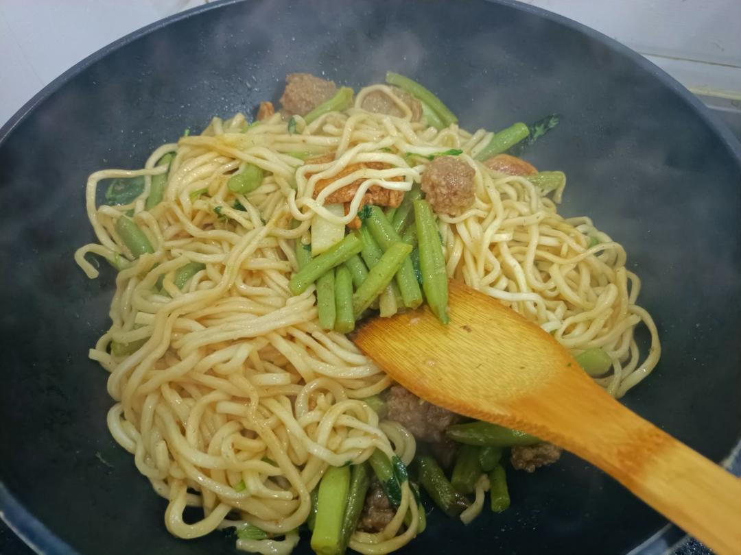 家庭自制美味豆角焖面