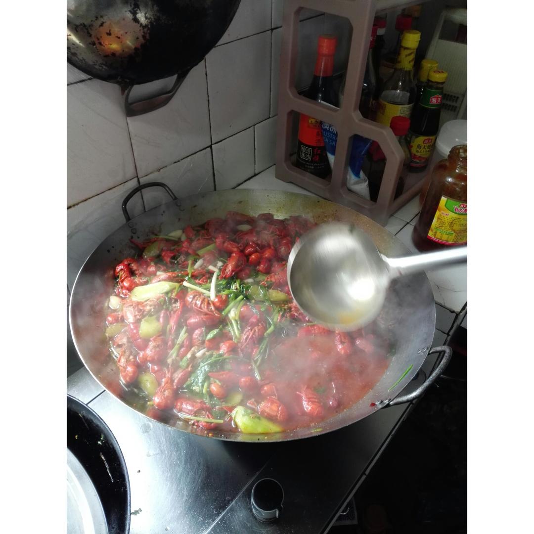 香辣小龙虾-超详细处理干净步骤！