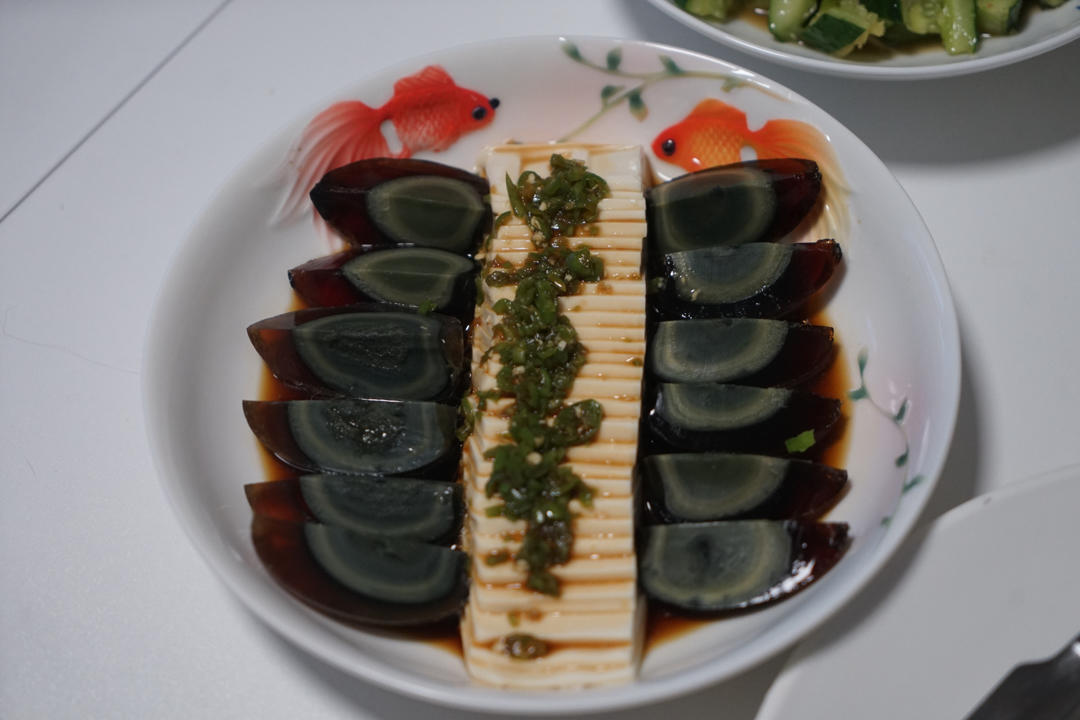 皮蛋拌豆腐-春节爽口小菜