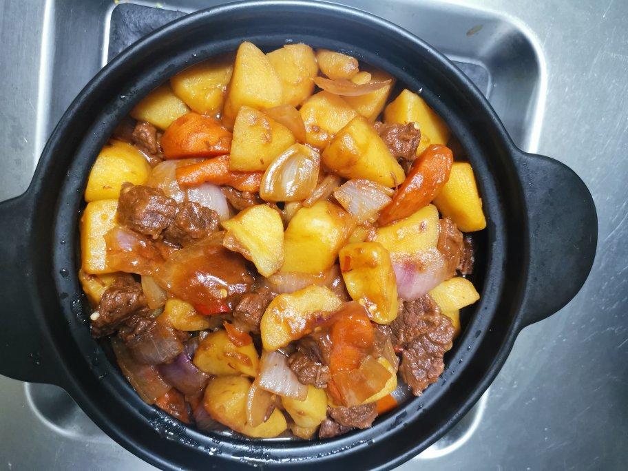 土豆焖牛腩