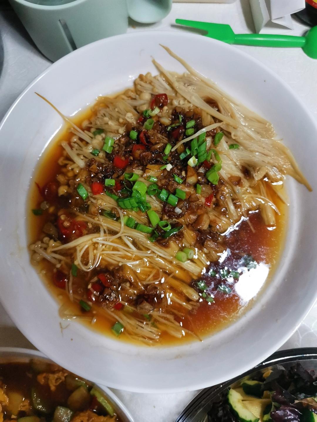 超级下饭的蒜蓉金针菇！好吃到爆