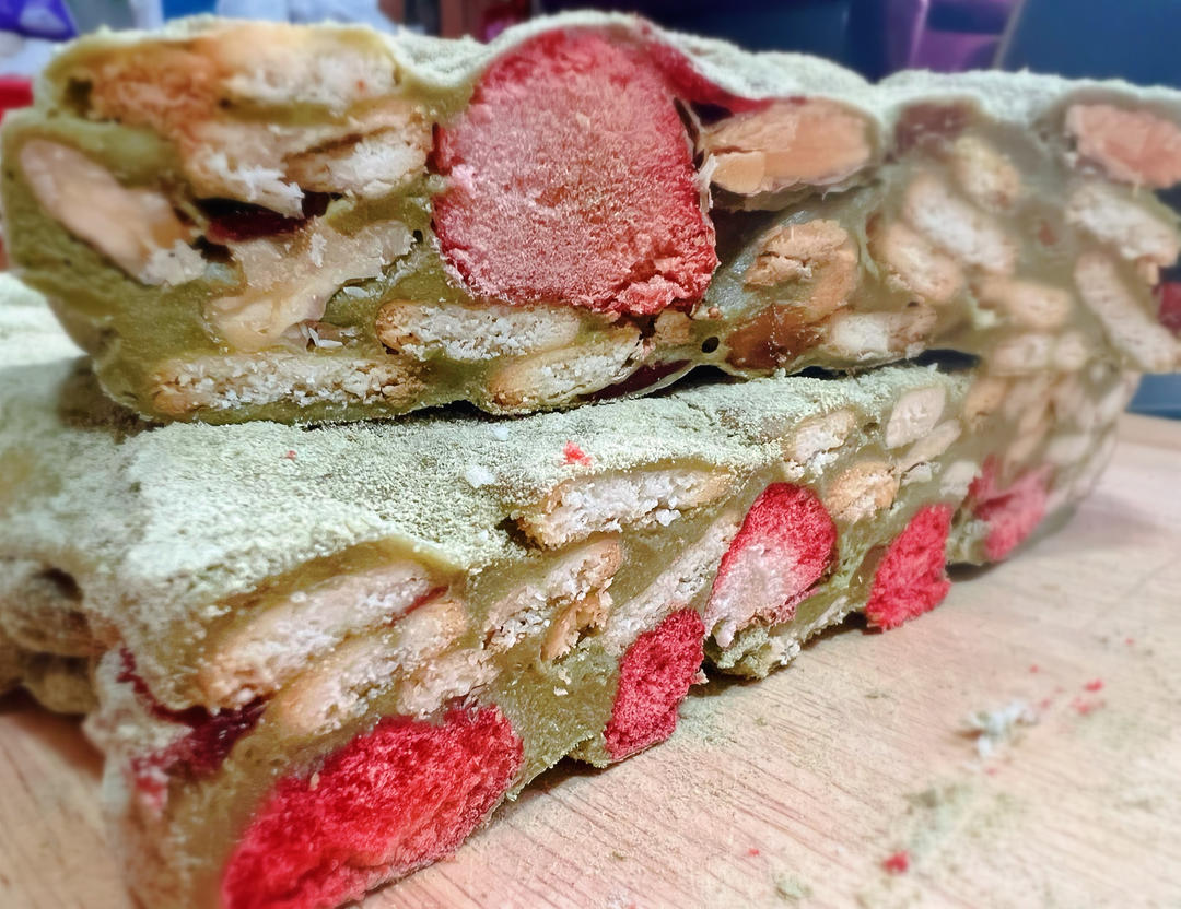 抹茶草莓雪花酥