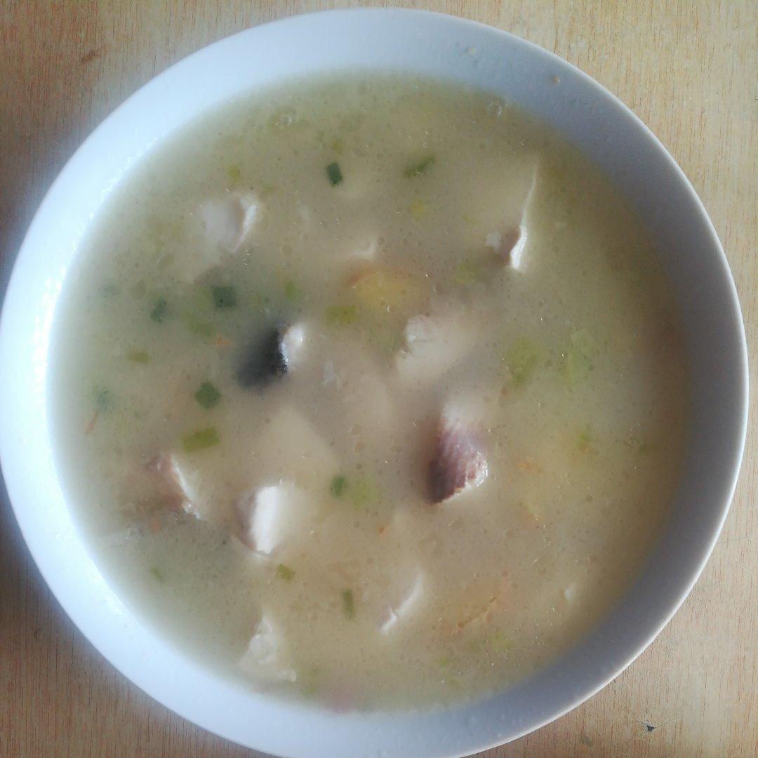 黑鱼豆腐汤