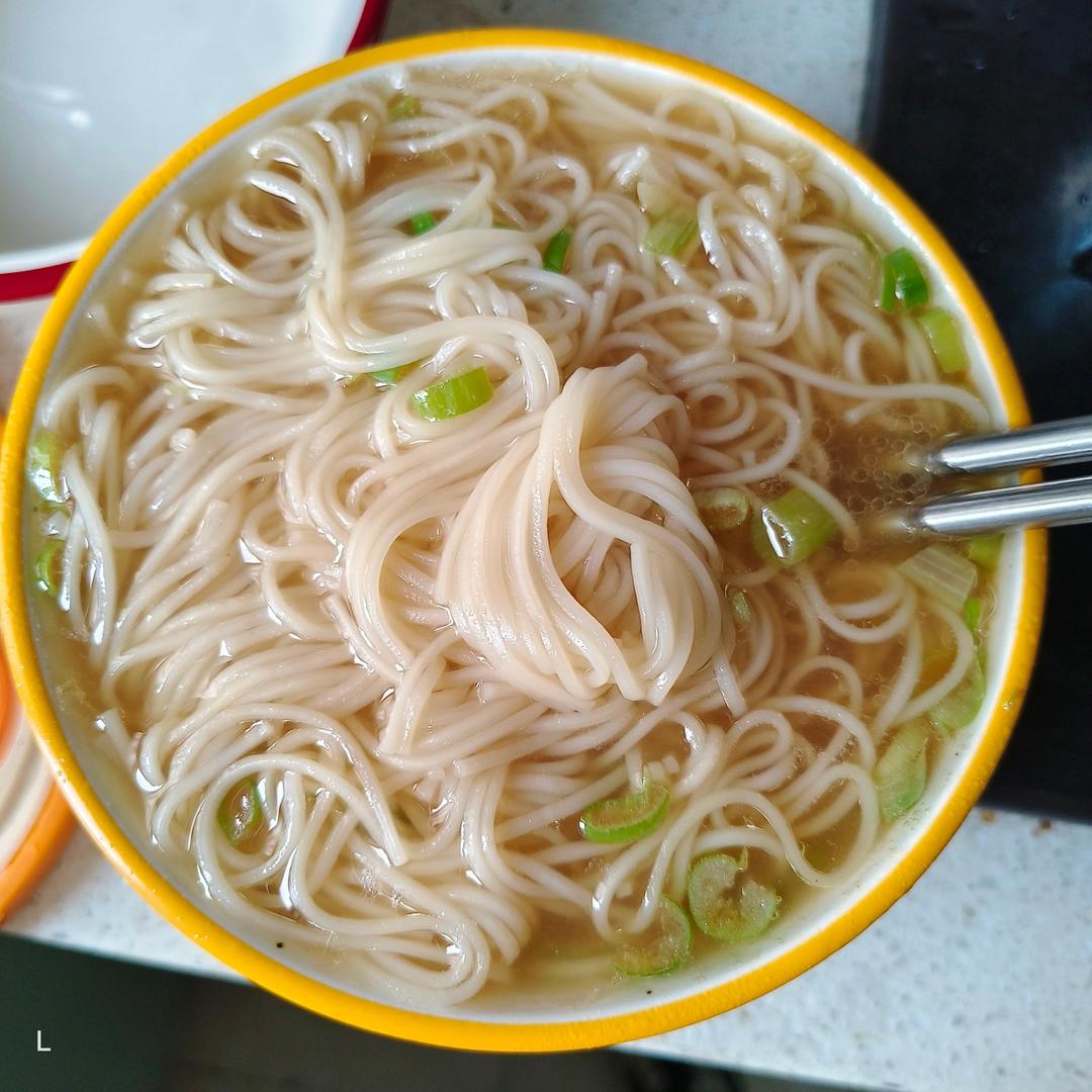 超简单的10分钟做好-热汤面