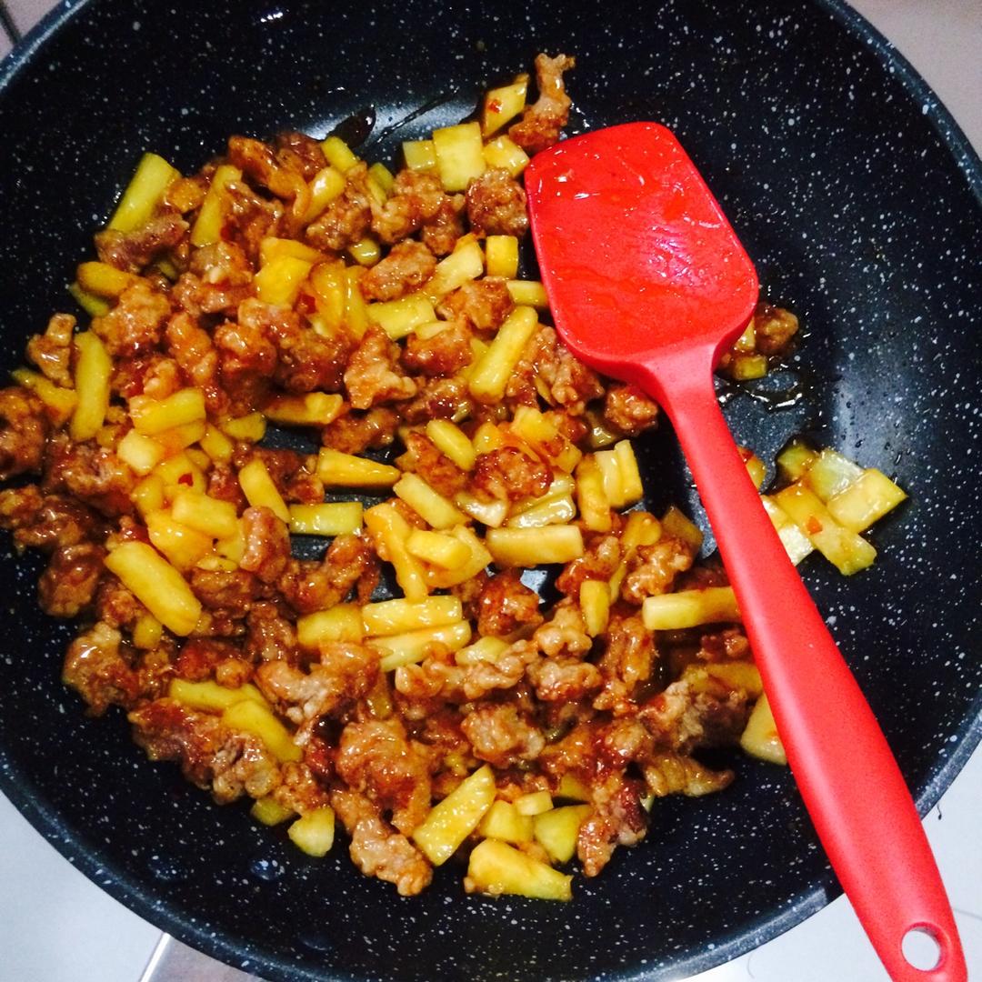 秘制菠萝咕噜肉（绝对好吃）