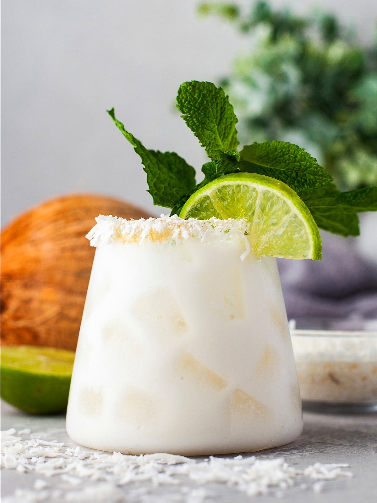 Boozy Time—椰子玛格丽塔鸡尾酒（Coconut Margarita）的做法 步骤7