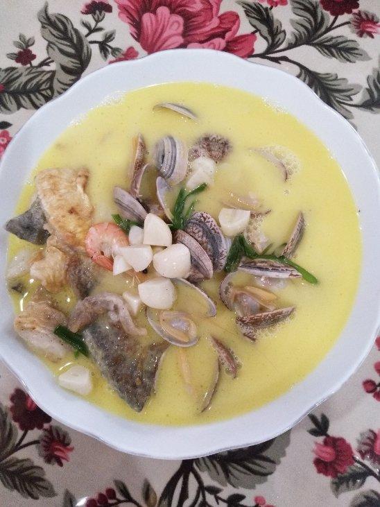 希腊风的蒜味黄鱼