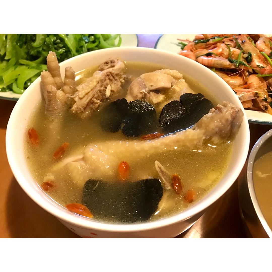 黑松露炖鸡汤