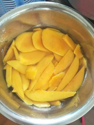 超好吃的芒果干的做法 步骤2