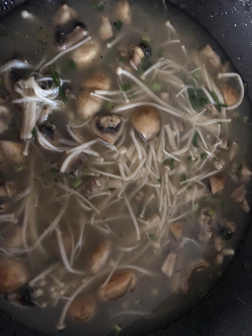 鲜得跳脚的口蘑汤