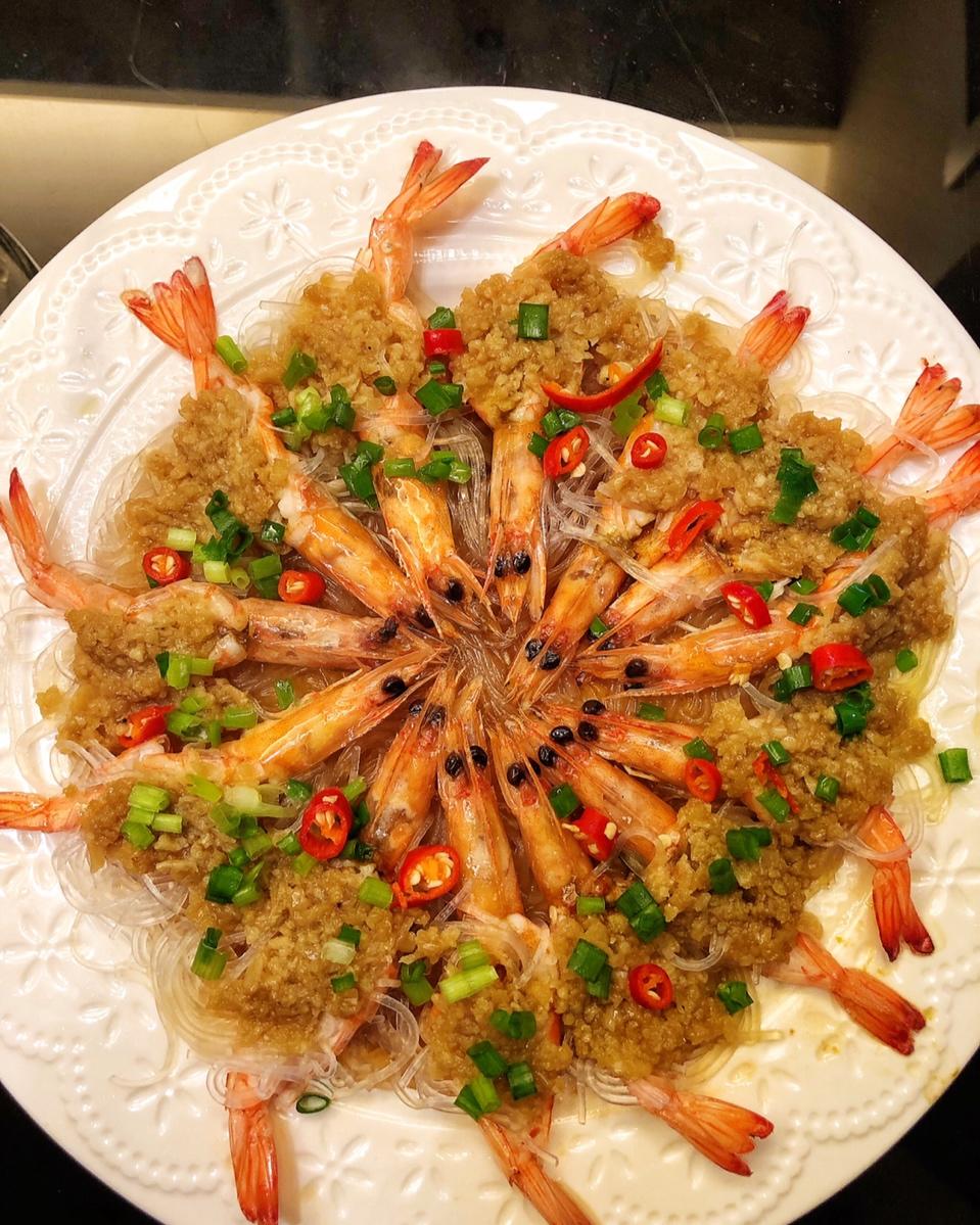 【蒜蓉粉丝蒸虾】