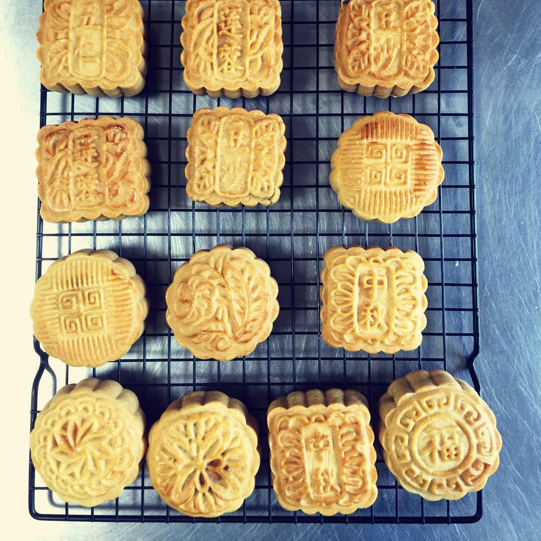 广式月饼——蛋黄莲蓉月饼