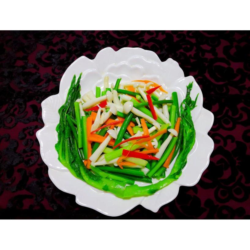 蒜薹炒蘑菇