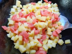 西红柿烩土豆，可以当饭吃的减肥餐的做法 步骤1