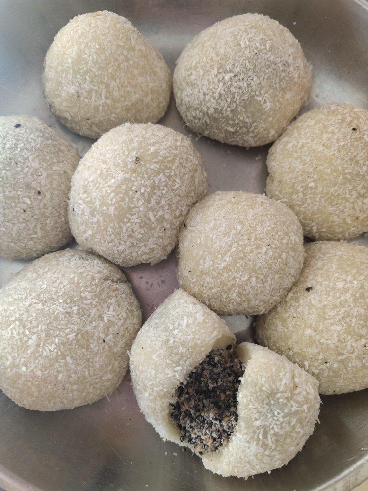 君n6ti做的新手也会做的椰丝芝麻花生馅糯米糍凉糕