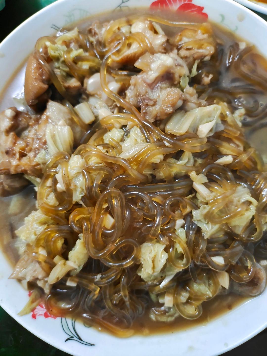 下饭菜之酱醋口味的猪蹄白菜炖粉条