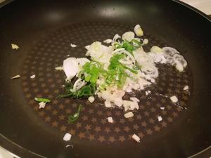 韩式泡菜小章鱼面的做法 步骤2