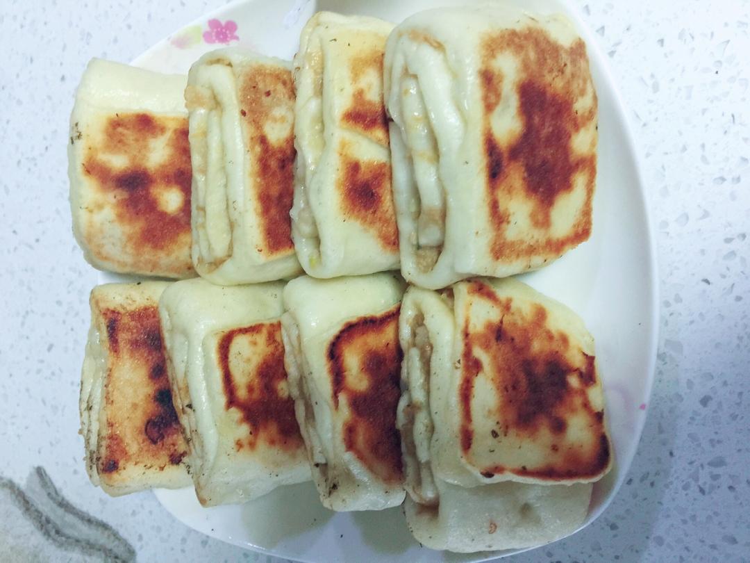 鸡蛋火腿葱什锦发面切饼