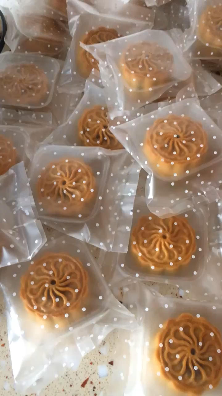 广式月饼——蛋黄莲蓉月饼