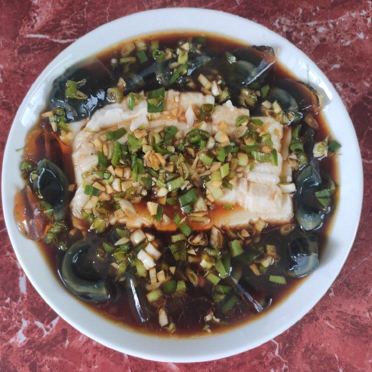 凉拌皮蛋豆腐