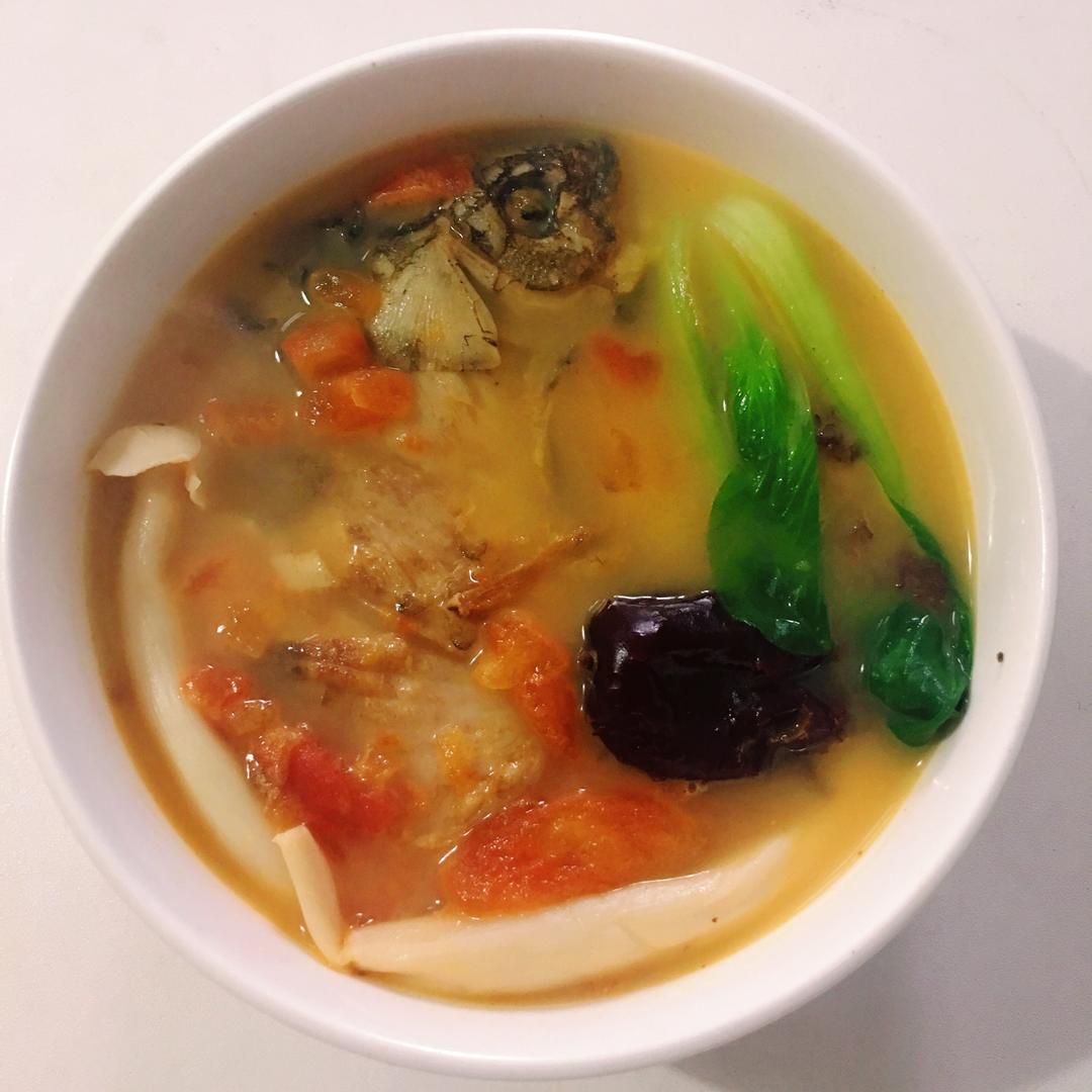 番茄鲫鱼汤