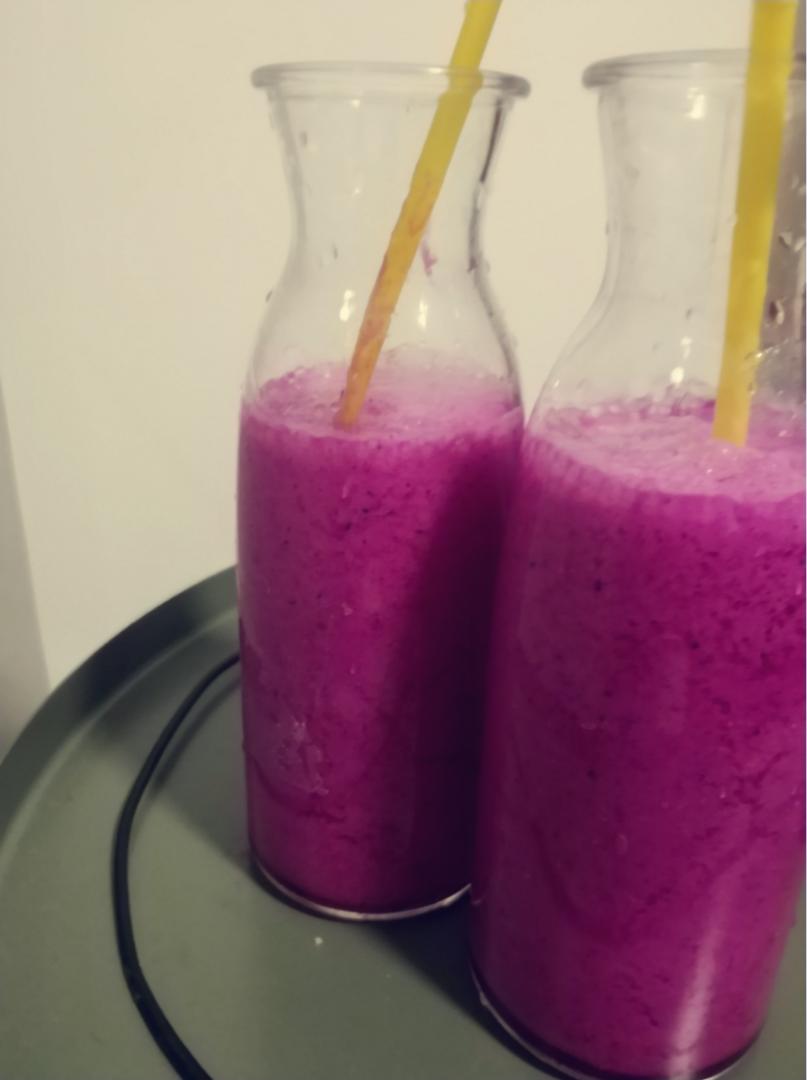 火龙果奶昔