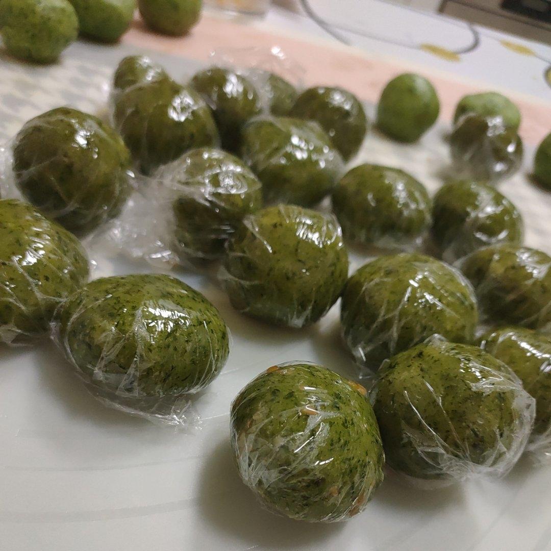 清明必吃的艾草青团