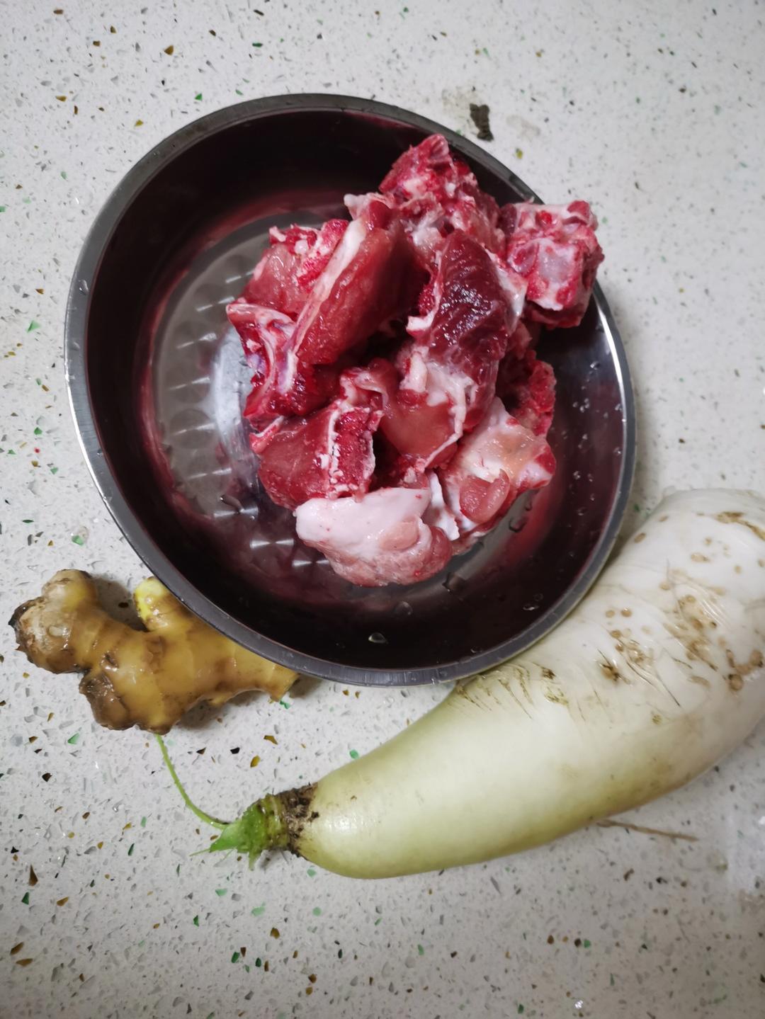 五花肉豆角蒸面条&筒骨萝卜汤【1月北鼎蒸炖锅食谱】