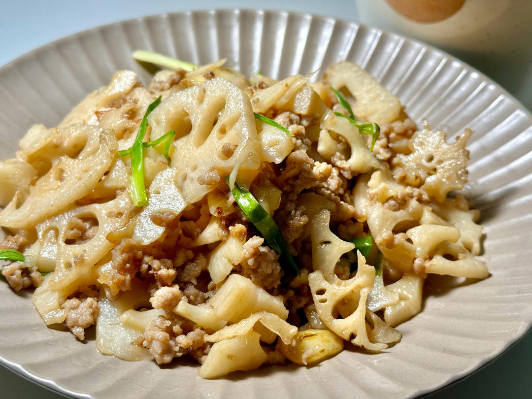 怎么炒，炒出来不发黑的香脆炒藕片