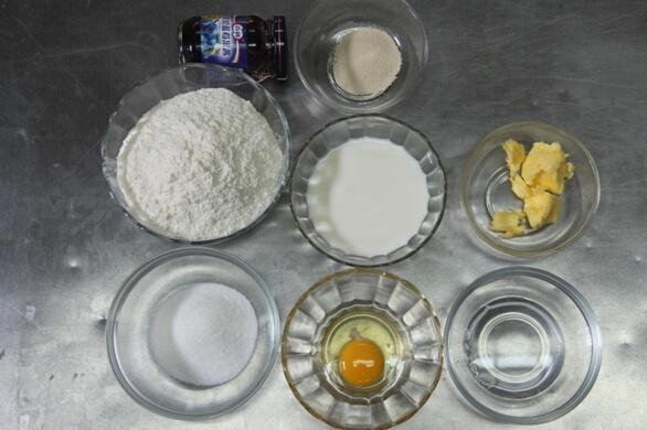 纯奶手撕吐司的做法 步骤1