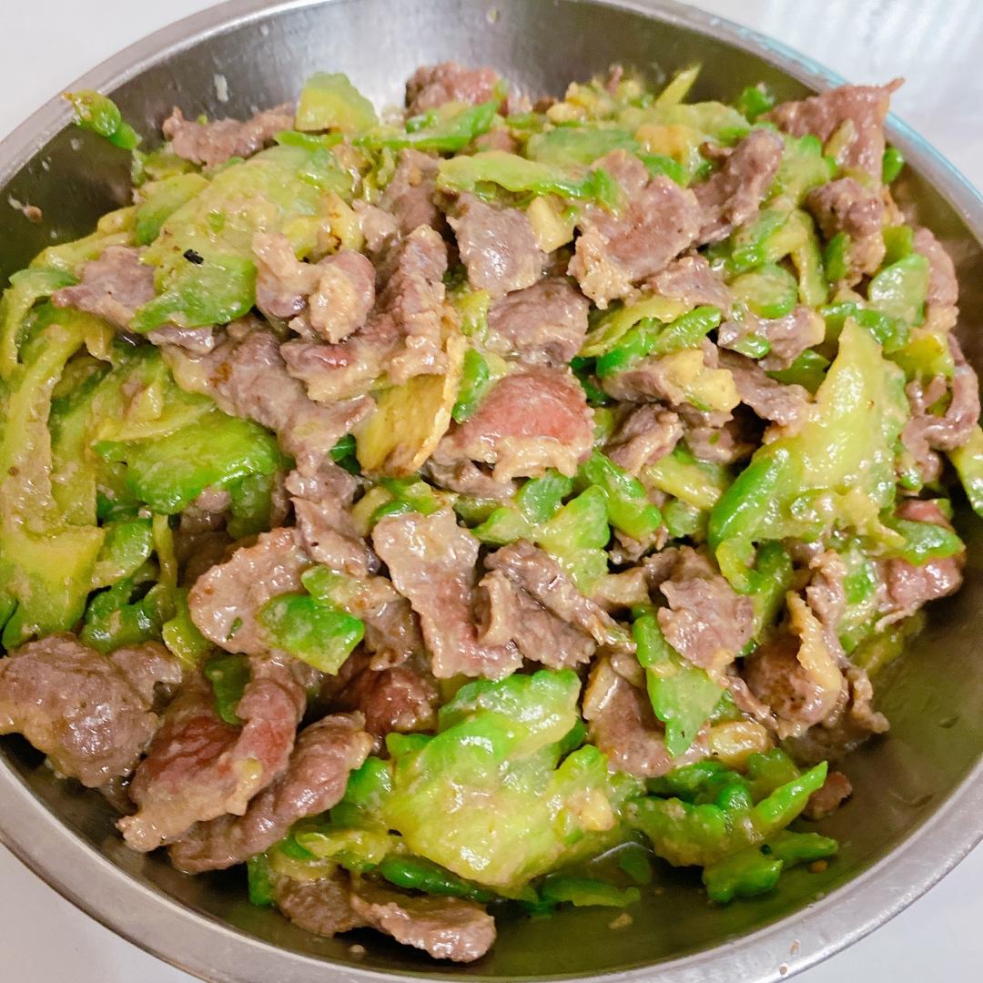 嫩滑牛肉炒凉瓜（苦瓜）