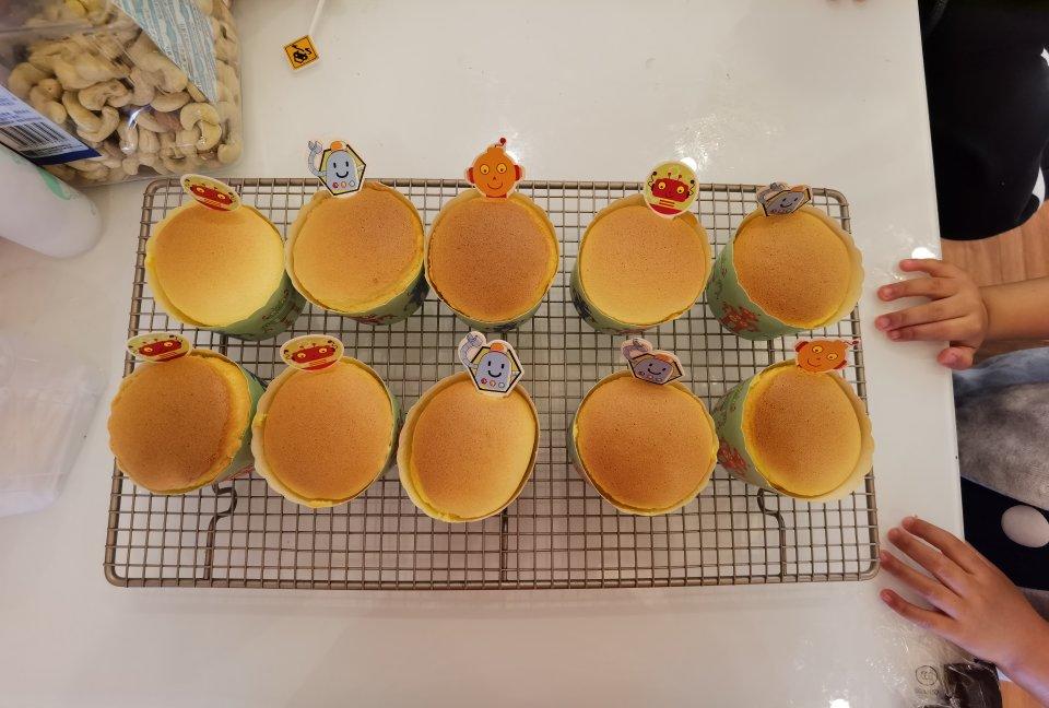 戚风小纸杯蛋糕