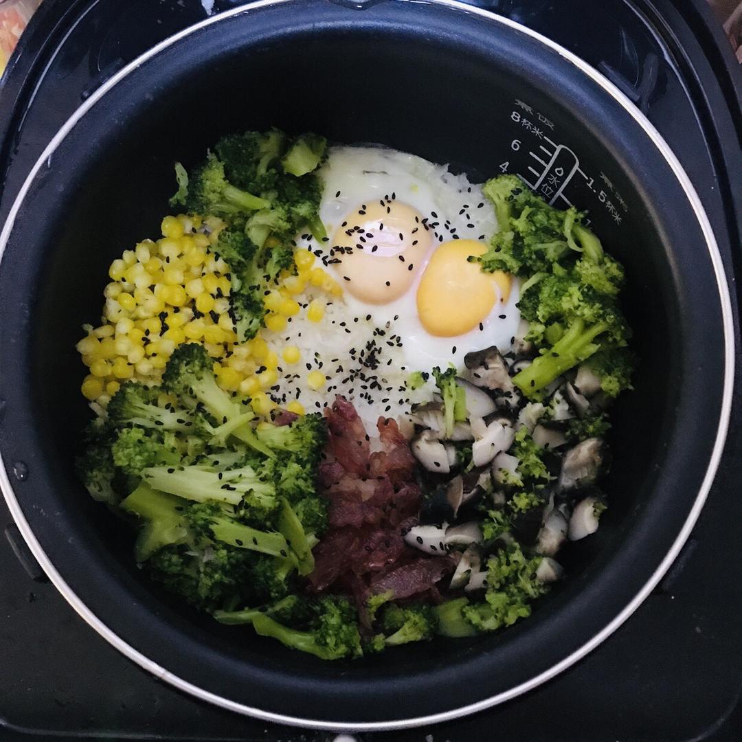 电饭锅版腊肠煲仔饭